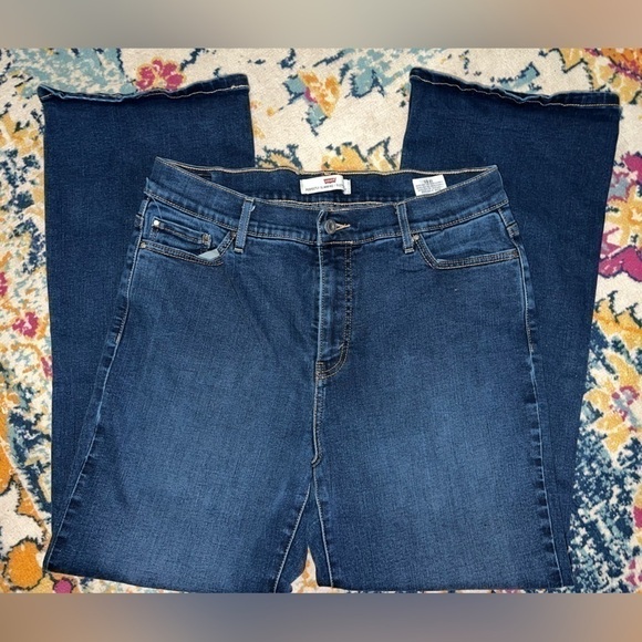 Levi's Women's Blue Jeans - Picture 4 of 8